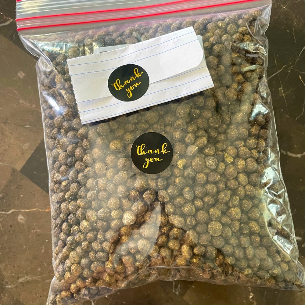 1 lb of Rabbit Fertilizer